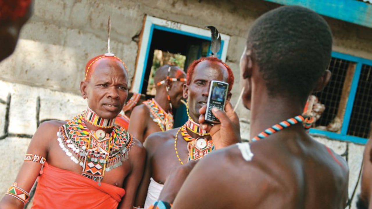 La empresa africana M-Pesa, a través de la banca móvil, le dio acceso a nueve millones
de personas al sistema financiero.