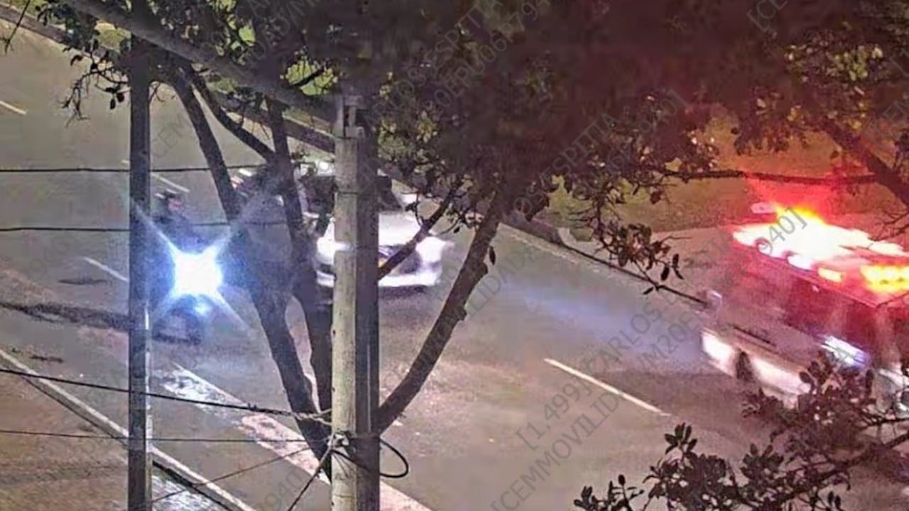 Se levantan los vehículos accidentados.