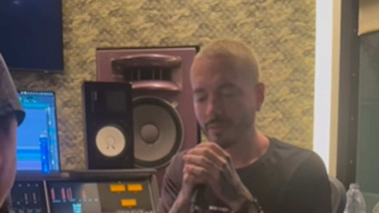 El cantante paisa J Balvin responde el porqué no vive en su país natal.