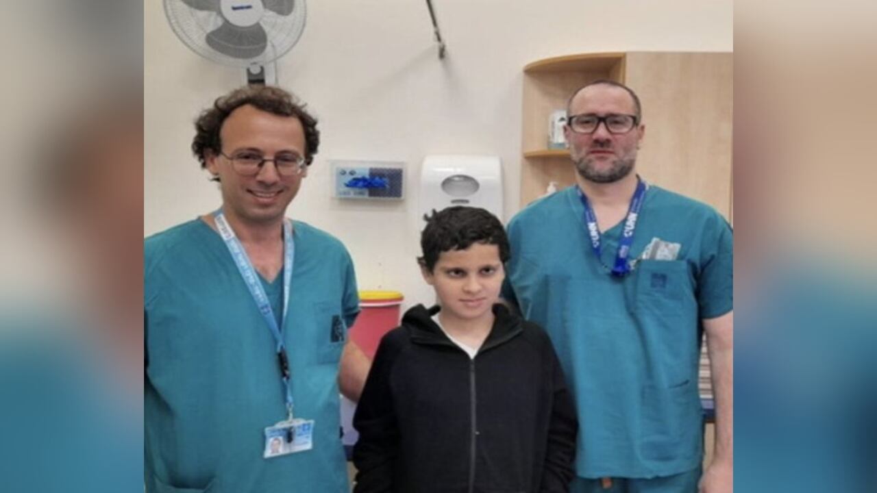 Suleiman Hassan fue trasladado en un helicóptero hasta el hospital de Jerusalem, luego de que fuera atropellado por un carro cuando montaba bicicleta.