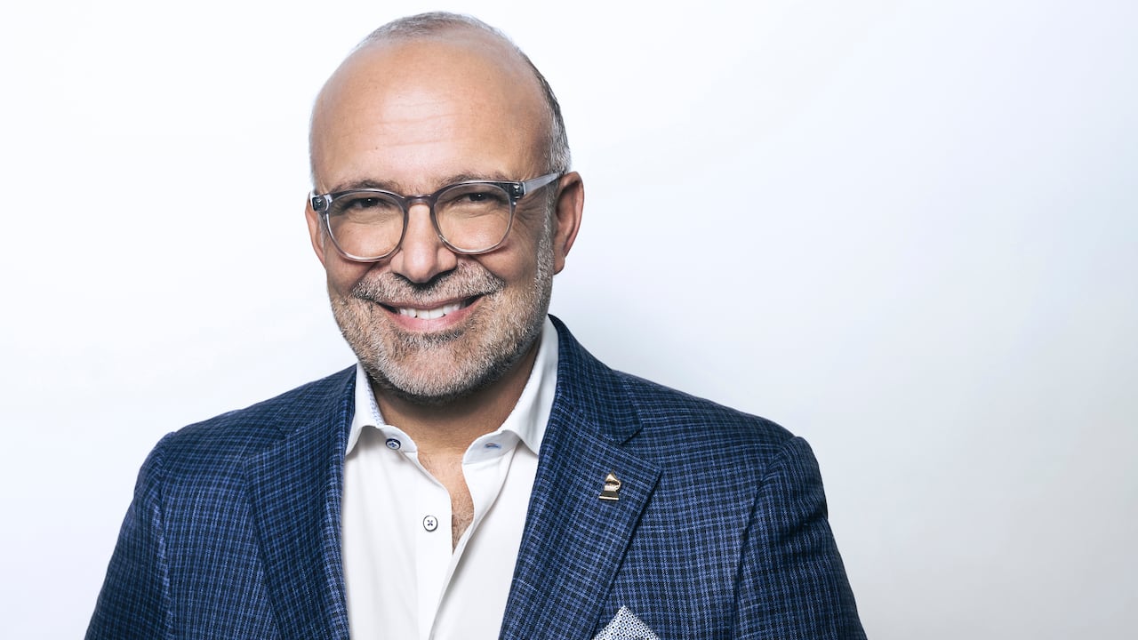 Manuel Abud asumió el cargo de CEO de La Academia Latina de la Grabación en agosto de 2021, tras unirse a la organización en 2019 como Chief Operating Officer