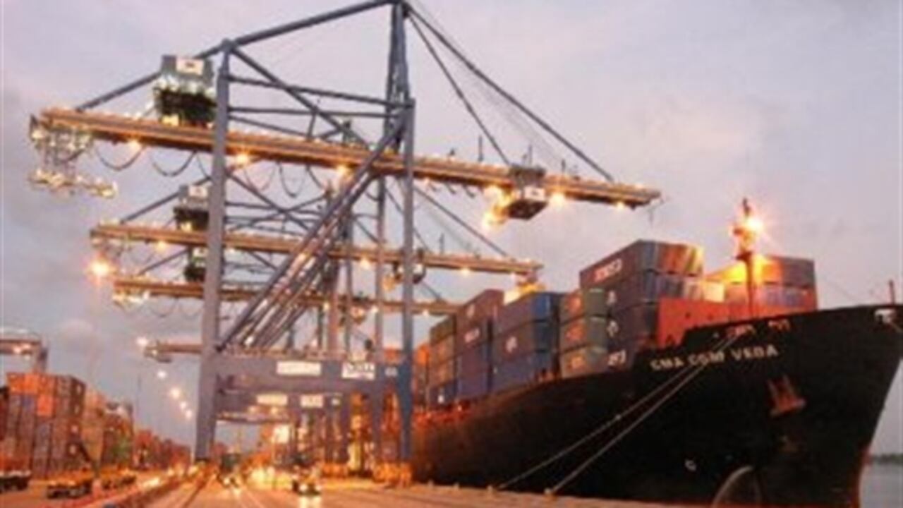 Los ejecutivos encuestados comentaron acerca de la importancia de concentrarse en el core del negocio y tercerizar las actividades que no hacen parte de este como uno de los mecanismos de reducción de costos y para enfocarse más en la llegada al mercado y en el desarrollo de productos y servicios.