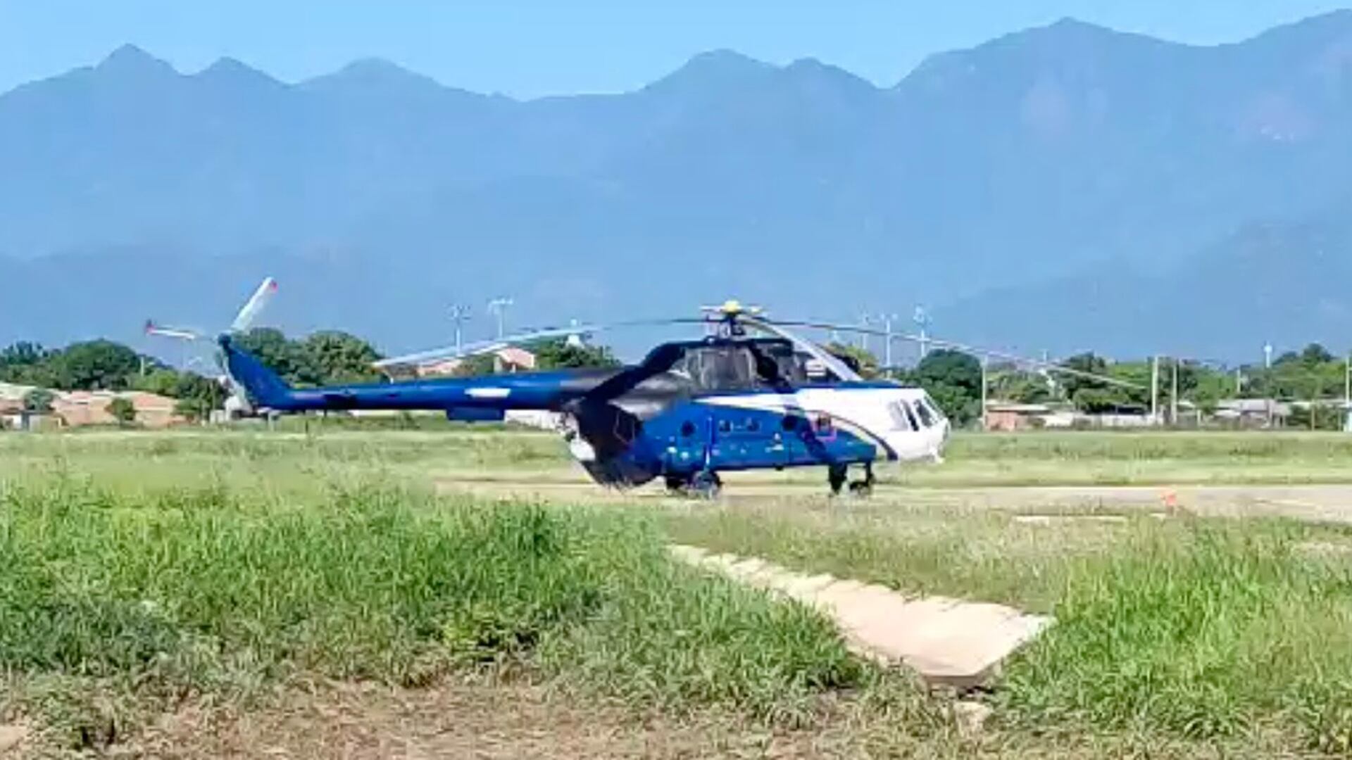 Este sería el helicóptero con el que se realizaría el operativo de liberación del papá de Lucho Díaz