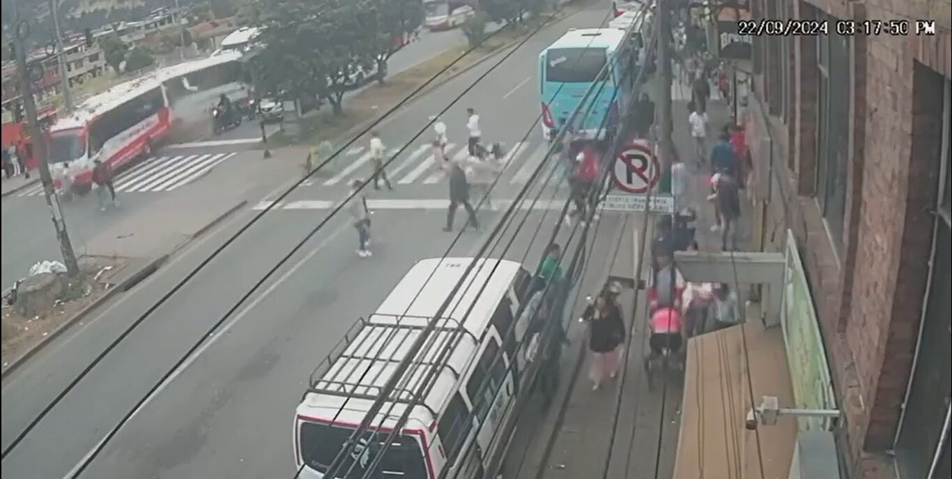 El siniestro dejó otras 13 personas heridas.