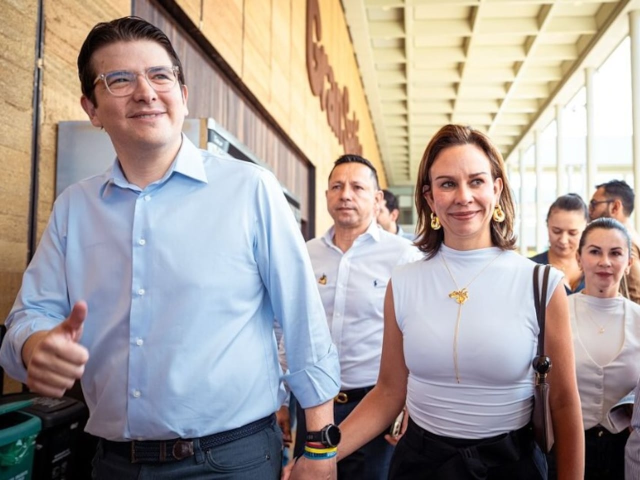 María Claudia Tarazona, la esposa y confidente de Miguel Uribe Turbay, quien hoy lucha por su vida tras el atentado que impactó a Colombia