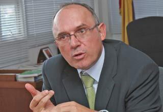 El Viceministro reconoce que no se cumplió la meta de ampliación de cupos en educación superior: de la meta fijada (150.000), hasta la fecha se ha logrado el 59,7 por ciento