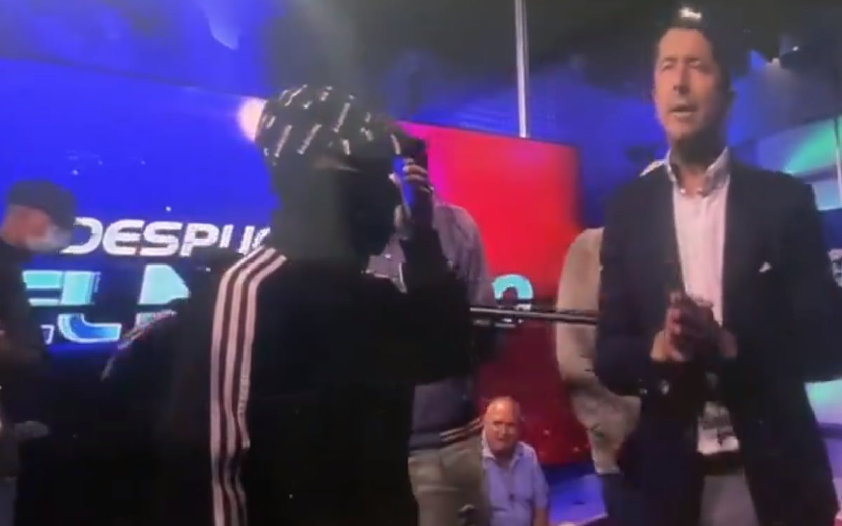 Imagen del presentador del canal del canal TC.