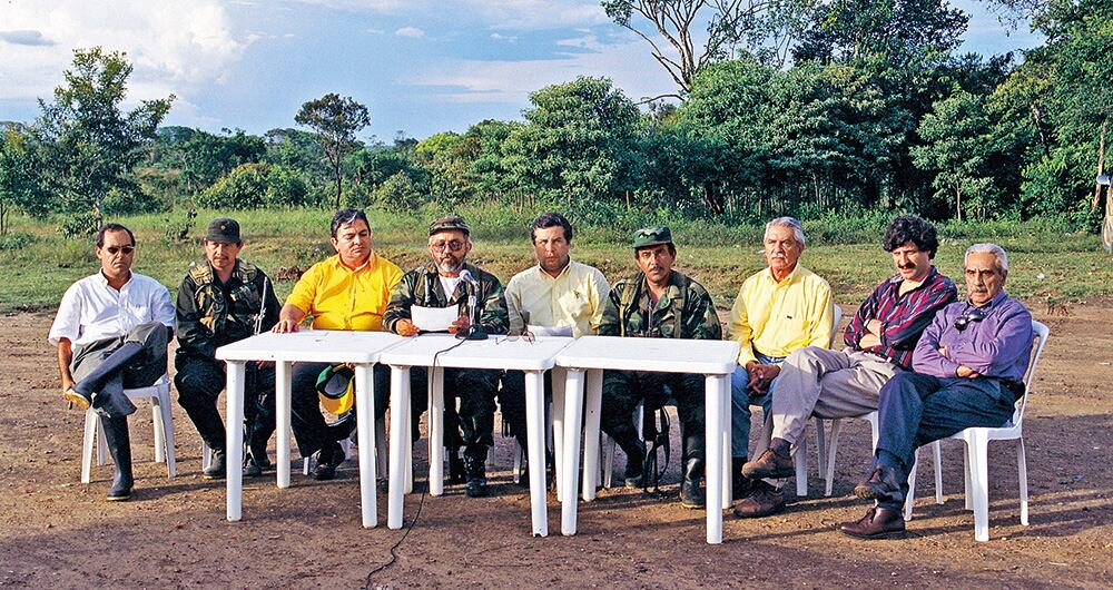 Ninguno se atrevía a dar el paso de abandonar la mesa y fueron tres años de tire y afloje. 