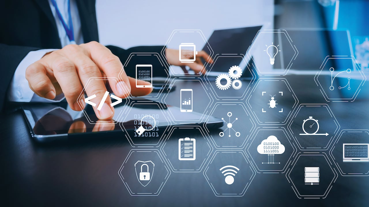 Anticiparse a los cambios y responder de mejor manera a las demandas del mercado son algunas de las ventajas que ofrece la nómina electrónica.