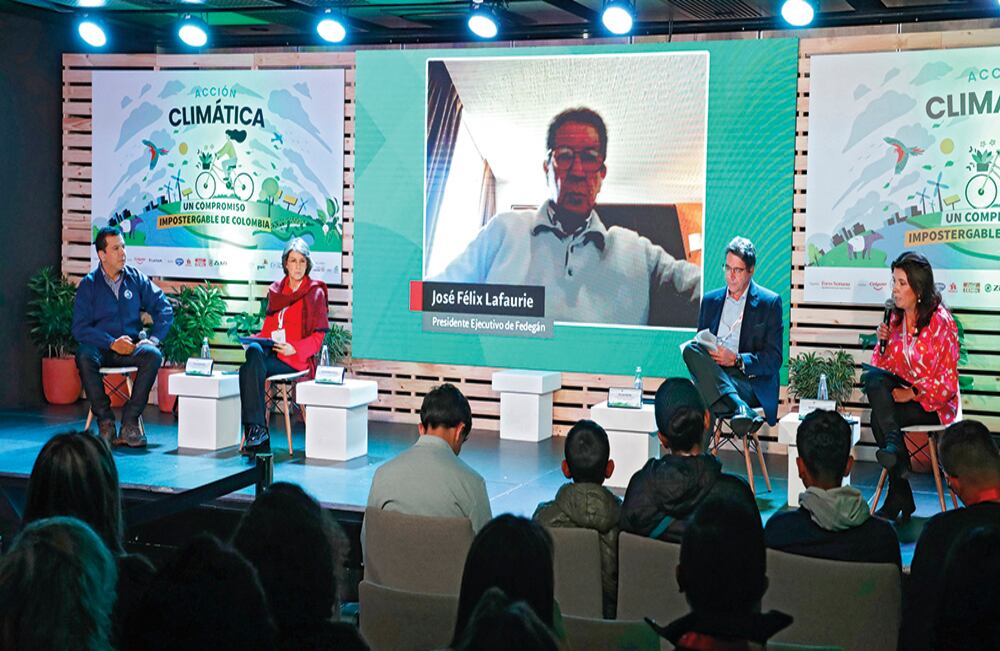 Julio Rozo, director de Estrategia de Amazonía Emprende-Escuela Bosque; Julia Miranda, representante a la Cámara; Nicolás Pombo, director de la División Forestal Smurfit Kappa, y Sandra Valenzuela, directora Ejecutiva de WWF Colombia. Virtualmente, José Félix Lafaurie, presidente de Fedegán.