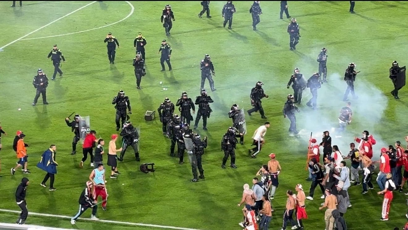 La Policía tuvo que intervenir en la cancha