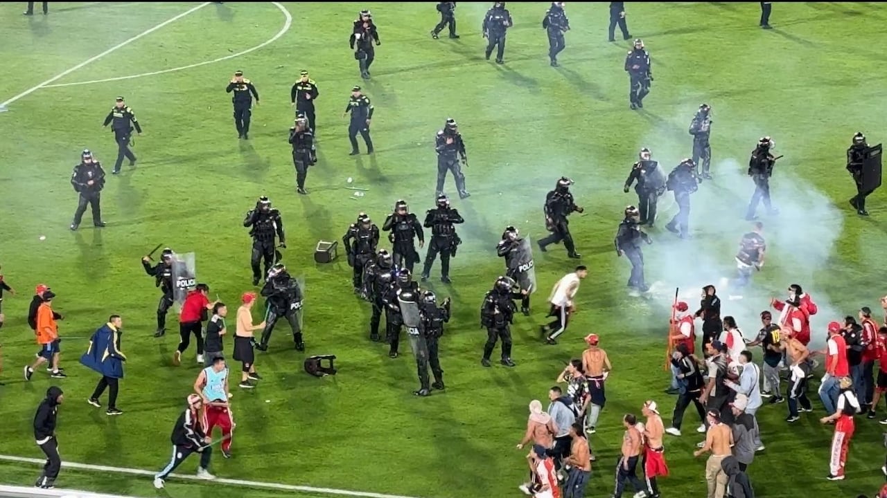 La Policía tuvo que intervenir en la cancha