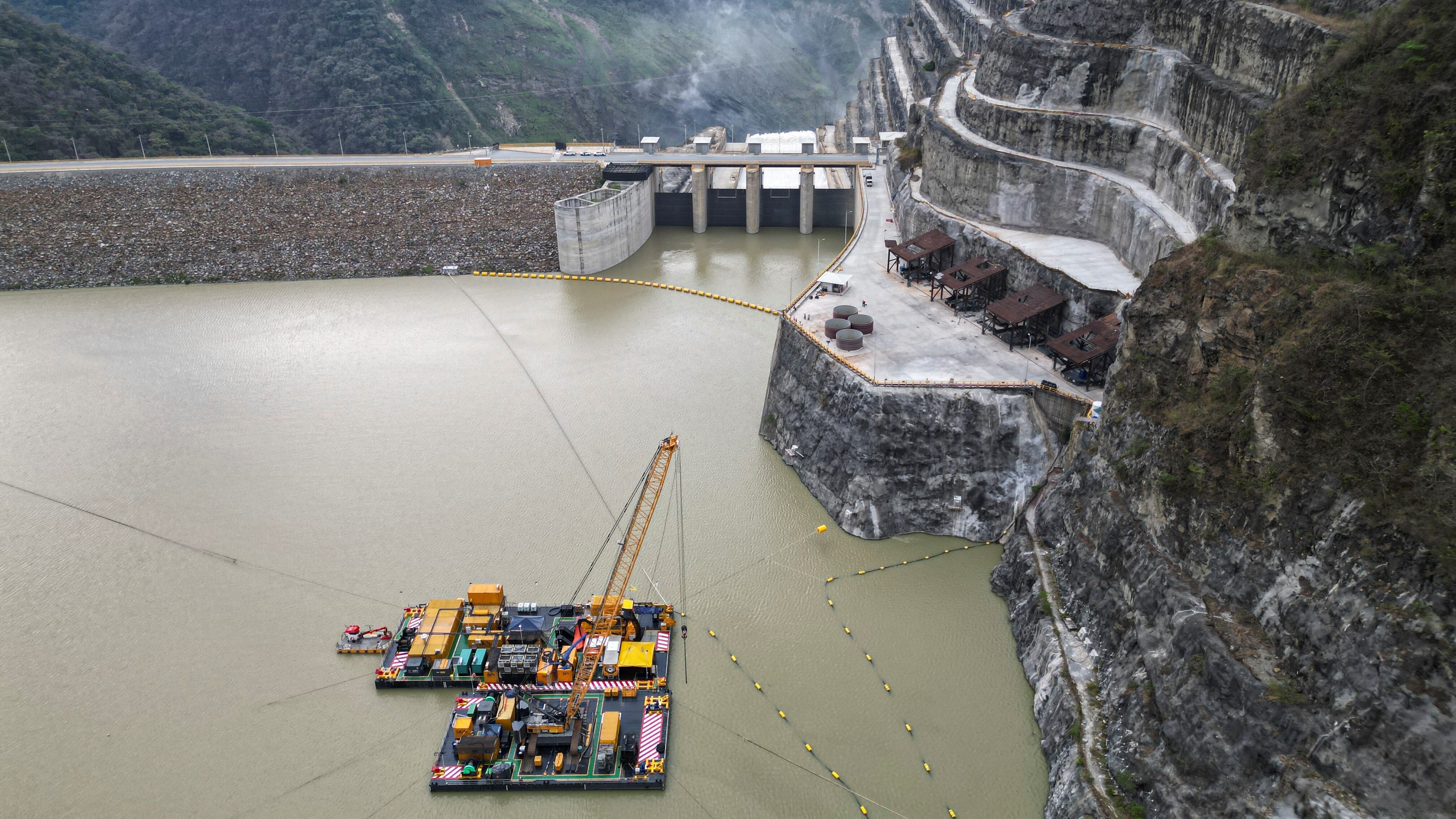 NO USAR, Juan Diego Alvira Hidroituago