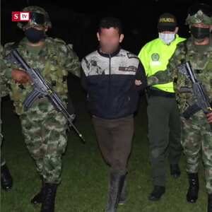 Ejército rescató a varias niñas que fueron reclutadas a la fuerza por disidencias en el sur del Toli - clipped version