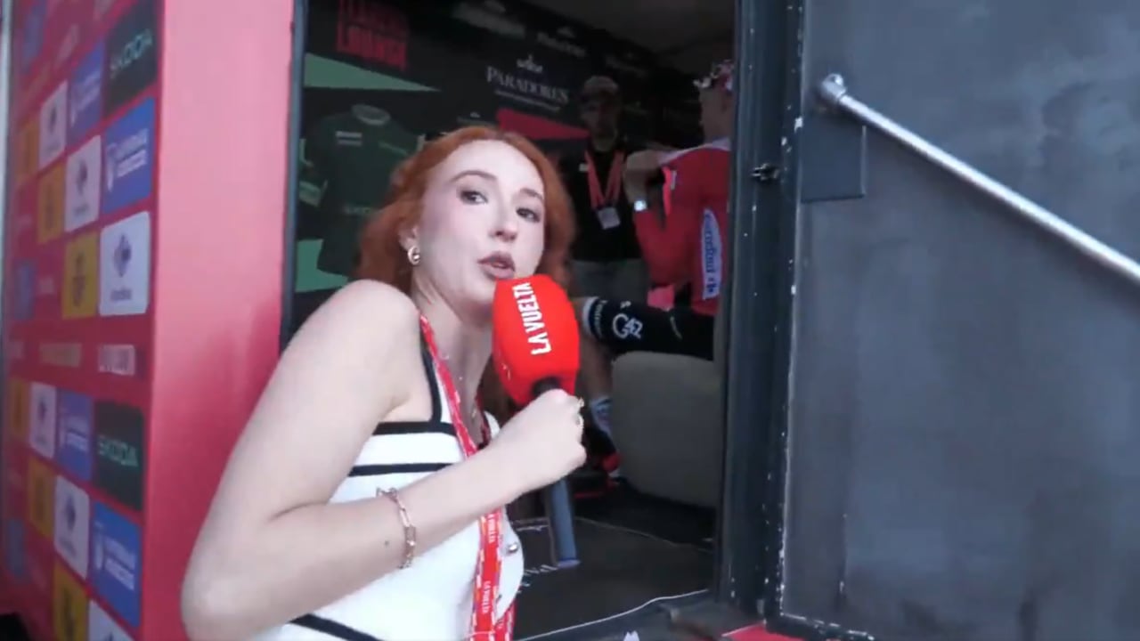 Erola Jons, influencer que ha sido criticada por su trabajo en la Vuelta a España 2026