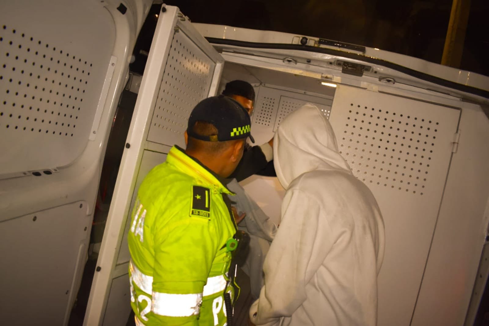 Los menores de edad fueron puestos al cuidado de sus padres. Aunque algunos quedaron en manos de las autoridades.