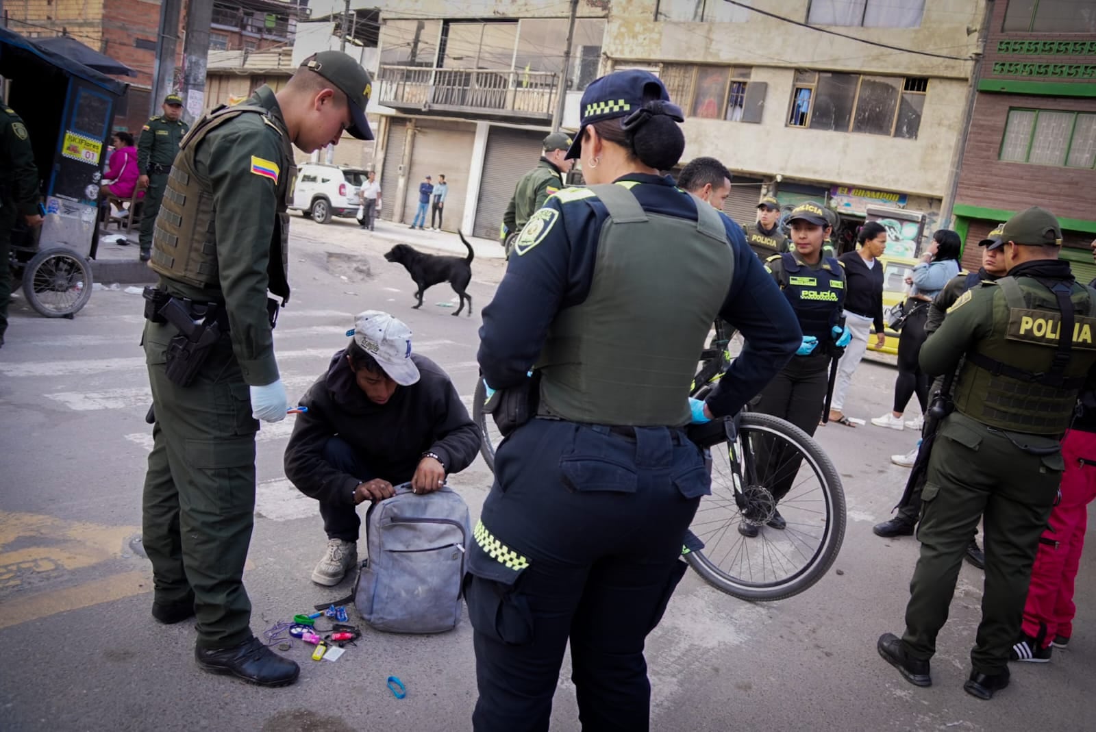 Las autoridades lograron incautar varias dosis de estupefacientes.