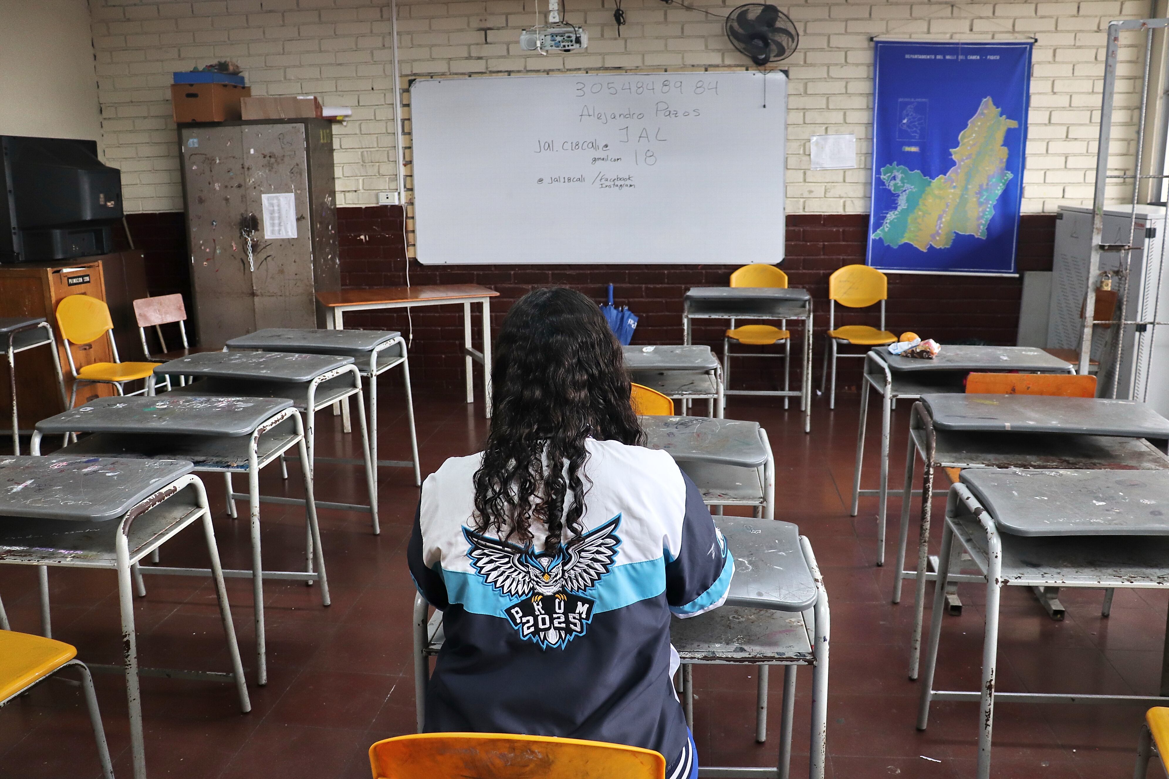 Temor en la comunidad educativa del colegio Álvaro Echeverry Perea en el sector de Meléndez al sur de Cali por estar entre una estación de policía y el batallón Pichincha. En un año llevan dos atentados con explosivos.