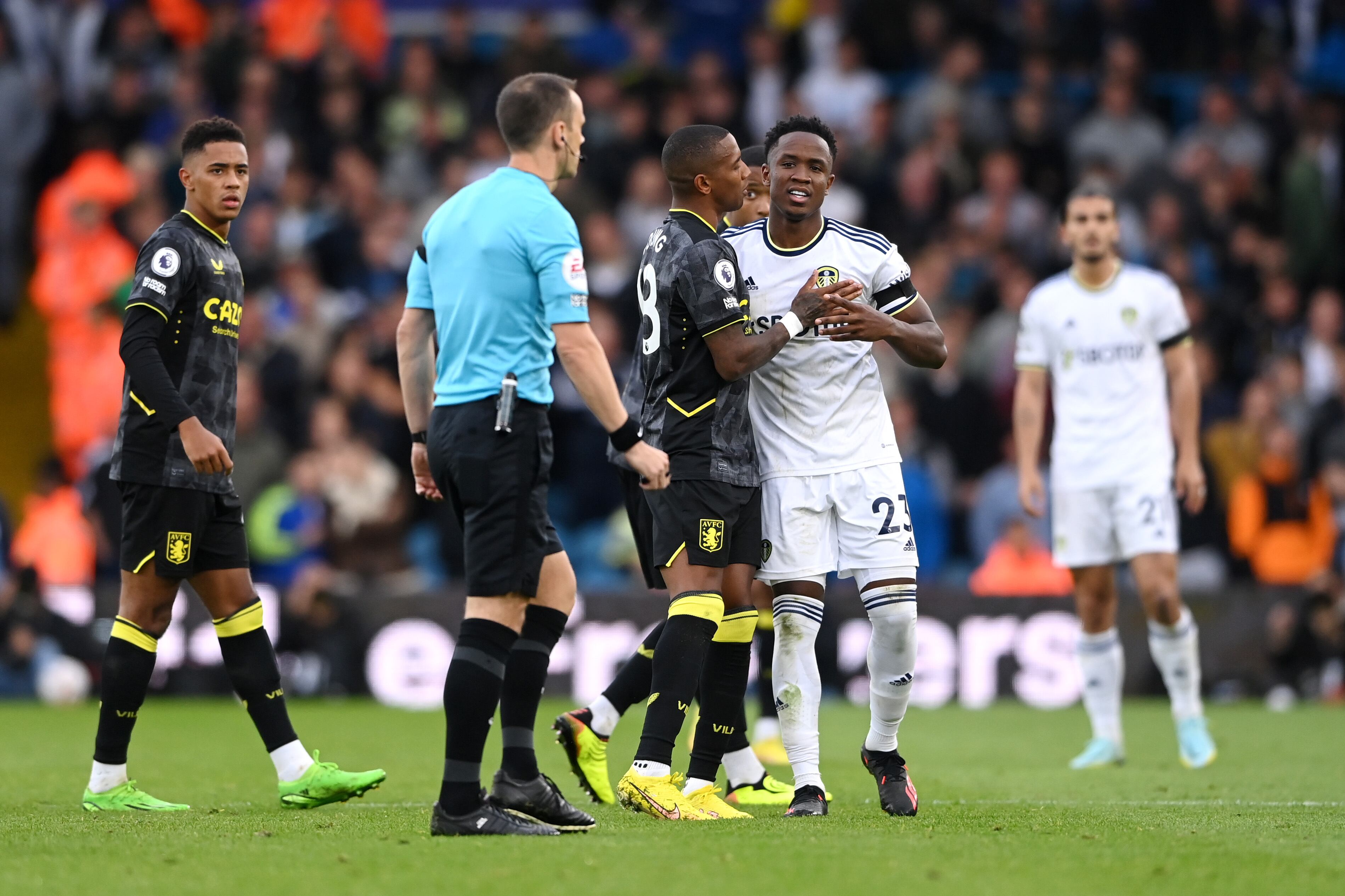 Luis Sinisterra fue inicialista con Leeds United.