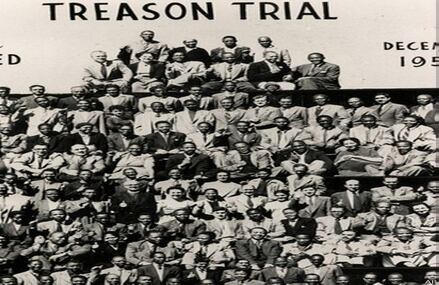 En 1956, fue acusado de traición por su trabajo en el ANC. Durante el juicio conoció a una trabajadora social llamada Winnie Madikizela. Tras ese encuentro, su primer matrimonio acabó en divorcio. Mandela se había casado en 1944 con Evelyn Mase, con la que había tenido cuatro hijos.