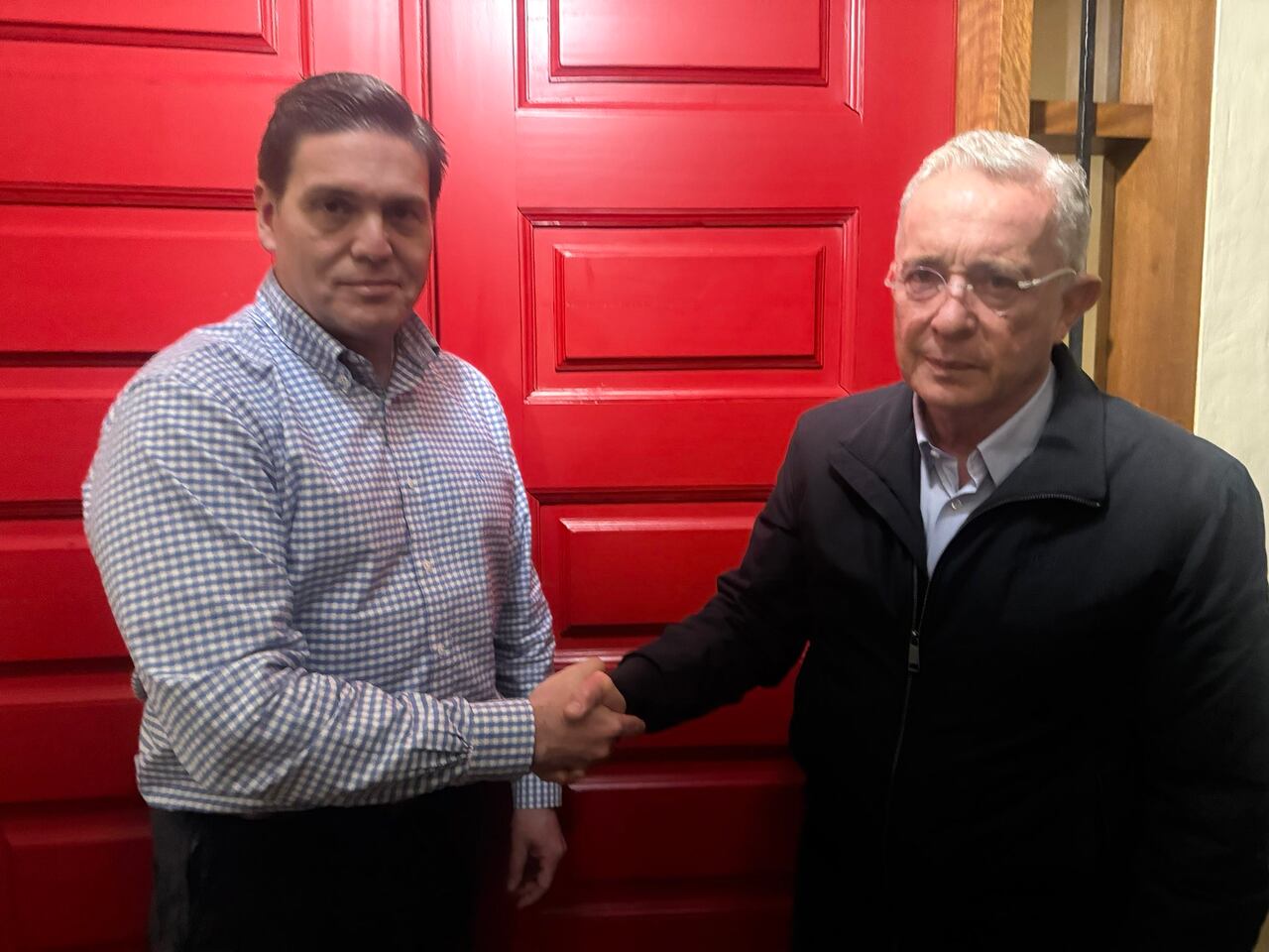 Álvaro Uribe Vélez junto a Juan Carlos Pinzón.