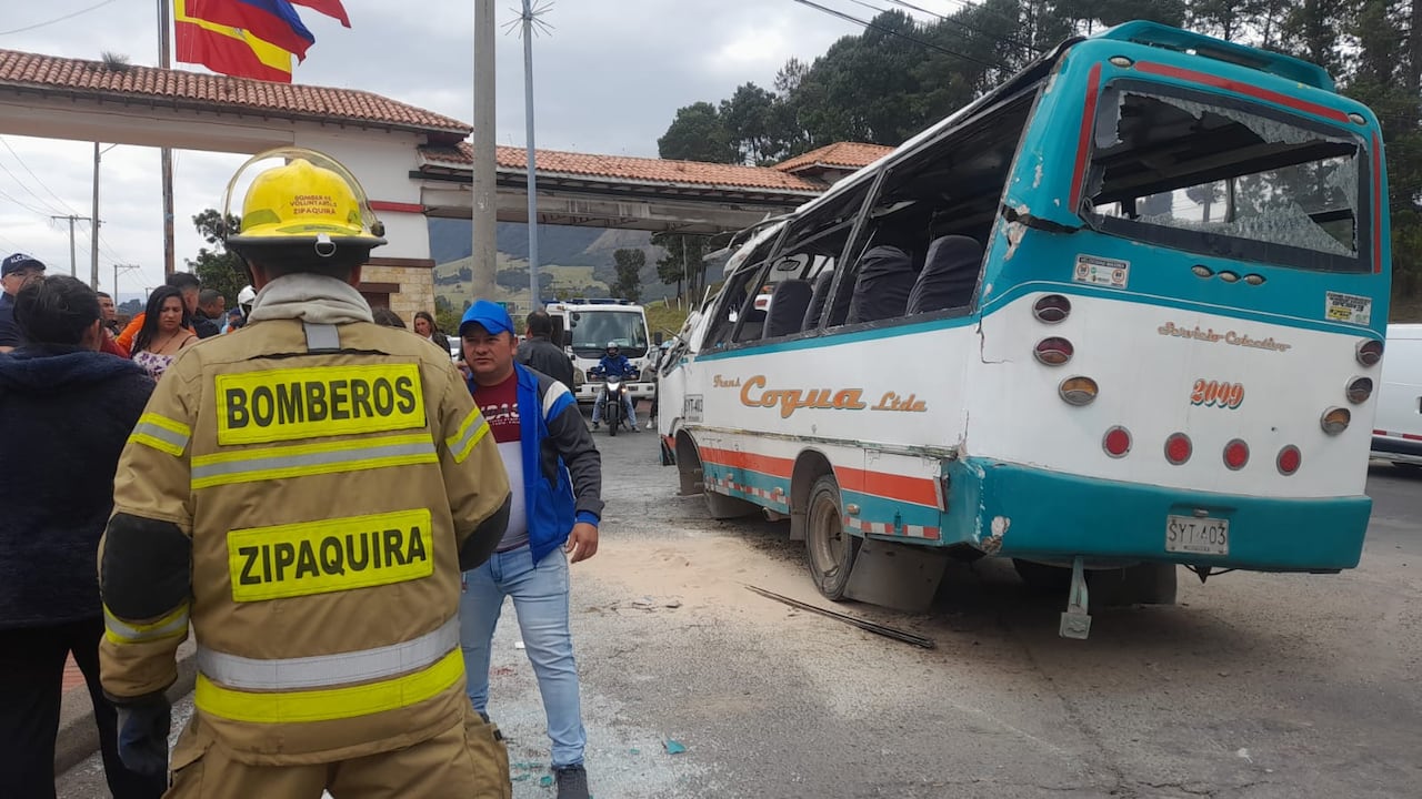 Accidente de tránsito en Zipaquirá deja 25 heridos; bus se habría volcado tras fallas mecánicas