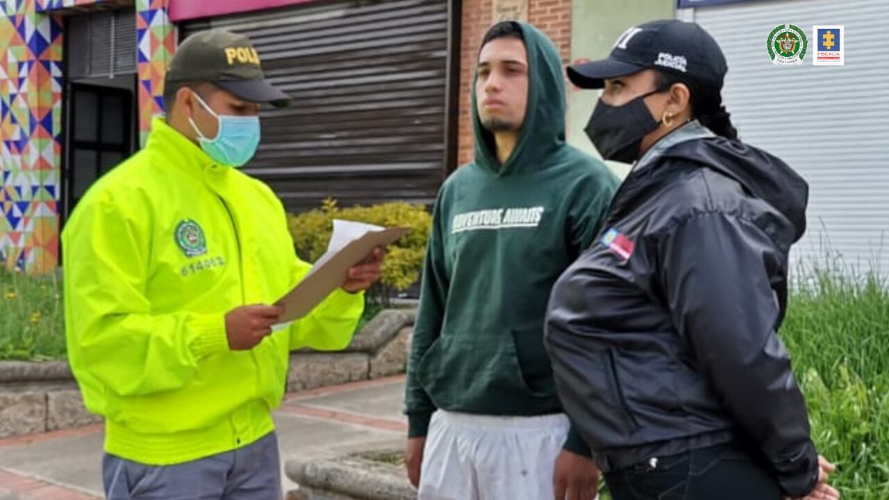 La Fiscalía capturó a cuatro personas que quedaron en los videos de seguridad y mientras atacaban el el peaje San Miguel ubicado en Sibaté, Cundinamarca.