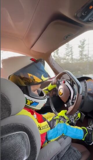 Instagram:@zaynsofuoglu