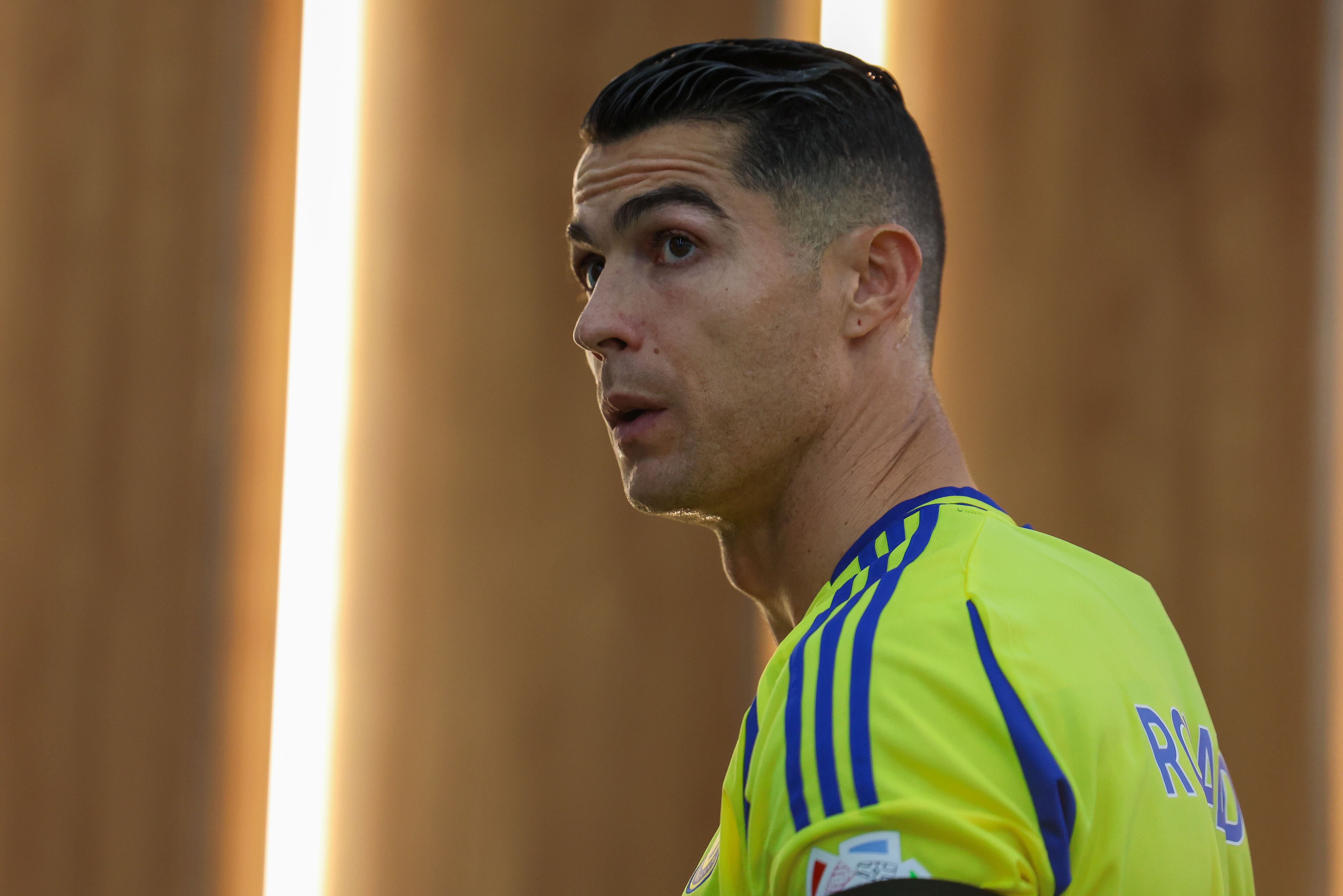 MECCA, SAUDI ARABIA - FEBRUARY 25: Cristiano Ronaldo of Al Nassr looks on prior the Saudi Pro League match between Al Wehda v Al Nassr at King Abdulaziz Sports City on February 25, 2025 in Mecca, Saudi Arabia. (Photo by Yasser Bakhsh/Getty Images)