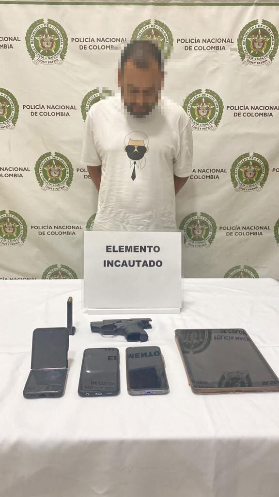 Captura de alias Mostro y las armas que presuntamente traficaba para el Clan del Golfo, desde los Estados Unidos.