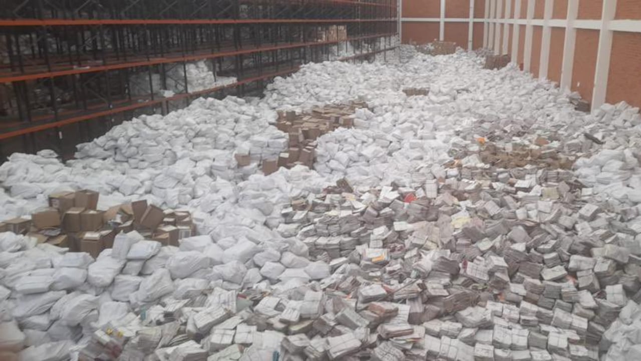 La montaña de expedientes que se derrumbó en una bodega de la Rama Judicial