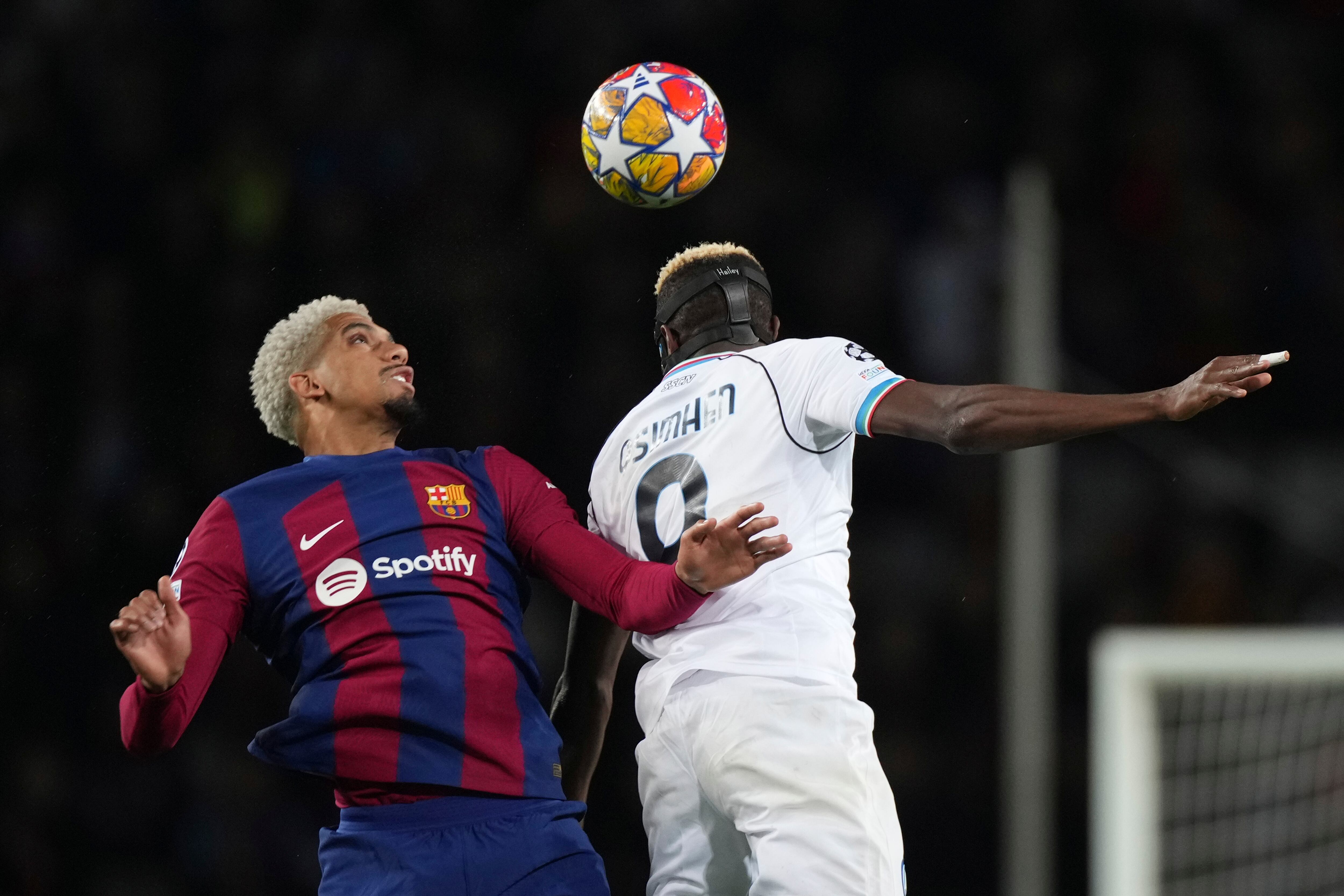 Partido de Champions entre Barcelona y Napoli.