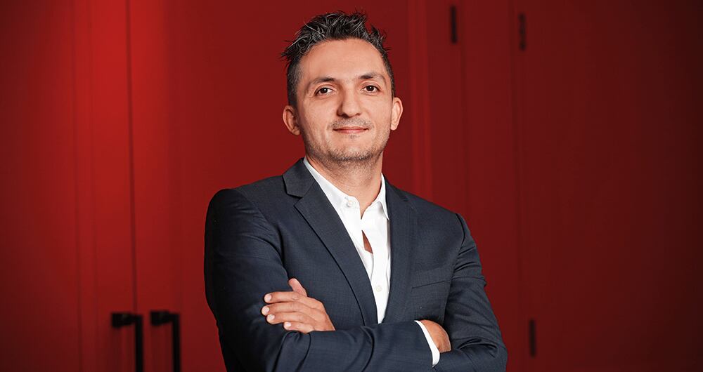 El senador Juan Pablo Gallo, del Partido Liberal, ha hecho seguimiento a este tema y obtuvo respuestas del Invima, donde se reconoce la escasez de medicamentos esenciales. 