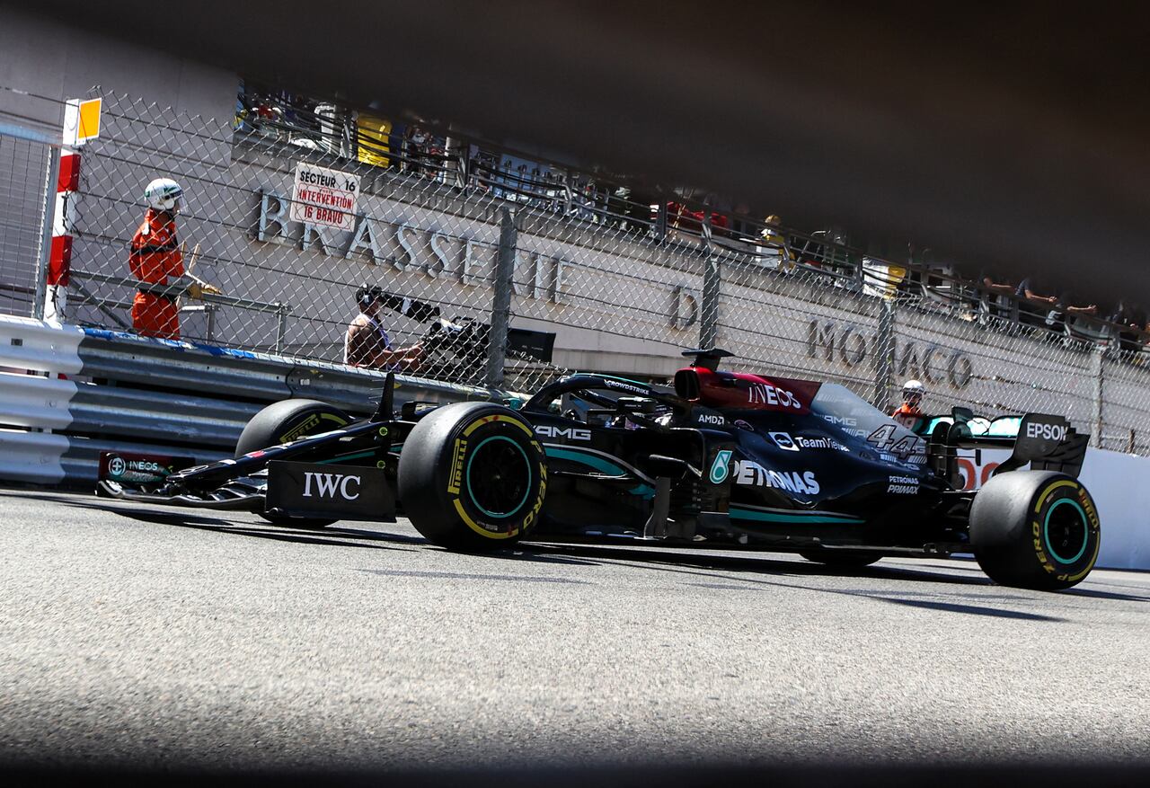 Último ganador en el trazado urbano de Montecarlo, en 2019, Lewis Hamilton (Mercedes) sigue siendo el favorito para llevarse la victoria.