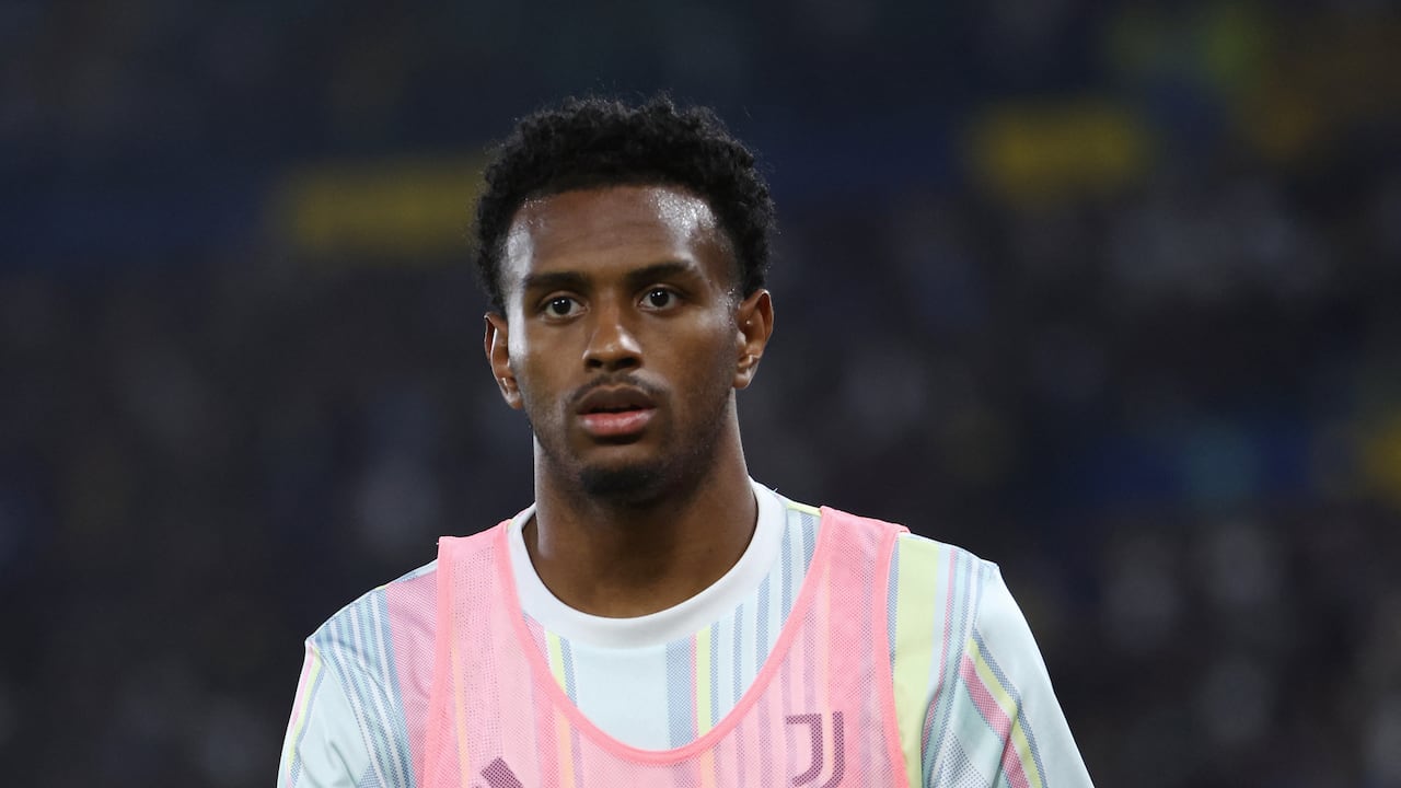 VERONA, ITALY - SEPTEMBER 20: Juan Cabal of Juventus FC looks on during the Serie A match between Hellas Verona FC and Juventus FC at Stadio Marcantonio Bentegodi on September 20, 2025 in Verona, Italy. (Photo by Francesco Scaccianoce/Getty Images) (Photo by Francesco Scaccianoce / GETTY IMAGES EUROPE / Getty Images via AFP)
