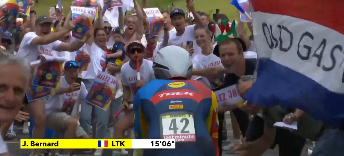 Julien Bernard es corredor francés y en esta jornada pasó por Nevers, su tierra natal.