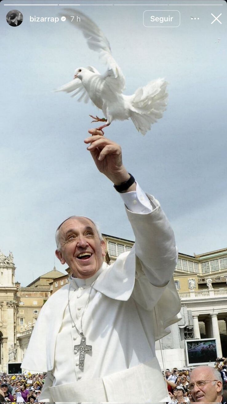 Aristas como Bizarrap, Lali Espósito, Emilia Mernes se despidieron del papa Francisco a través de sus redes sociales.