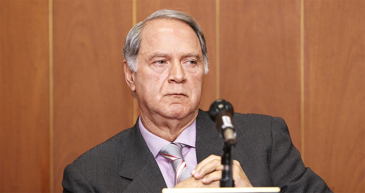 El expresidente del Congreso Miguel Pinedo dijo que lo buscaron como abogado.