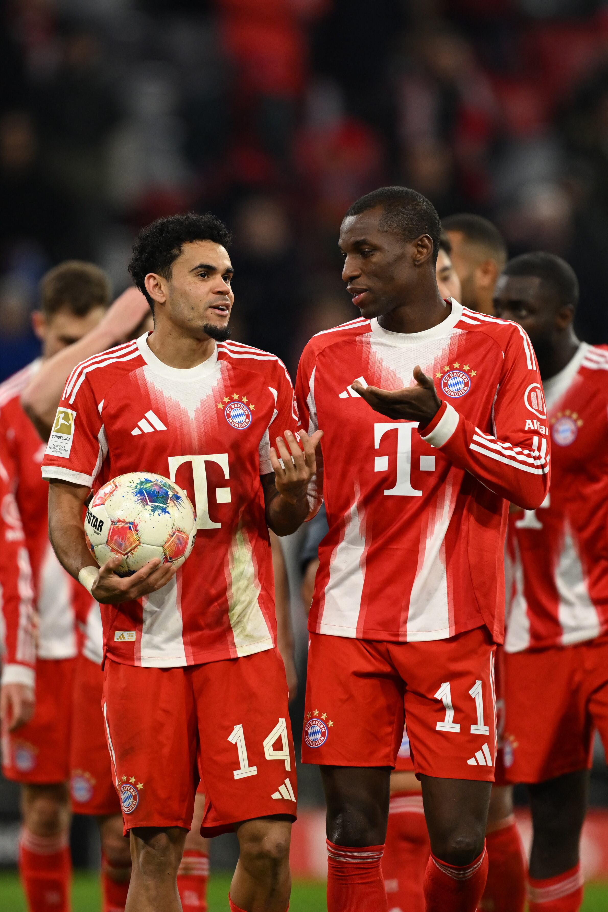 MUNICH, GERMANY - FEBRUARY 08: Luis Diaz and Nicolas Jackson of FC Bayern Munich interact after their victory in the Bundesliga match between FC Bayern M�nchen and TSG Hoffenheim at Allianz Arena on February 08, 2026 in Munich, Germany. (Photo by Sebastian Widmann/Getty Images) (Photo by SEBASTIAN WIDMANN / GETTY IMAGES EUROPE / Getty Images via AFP)