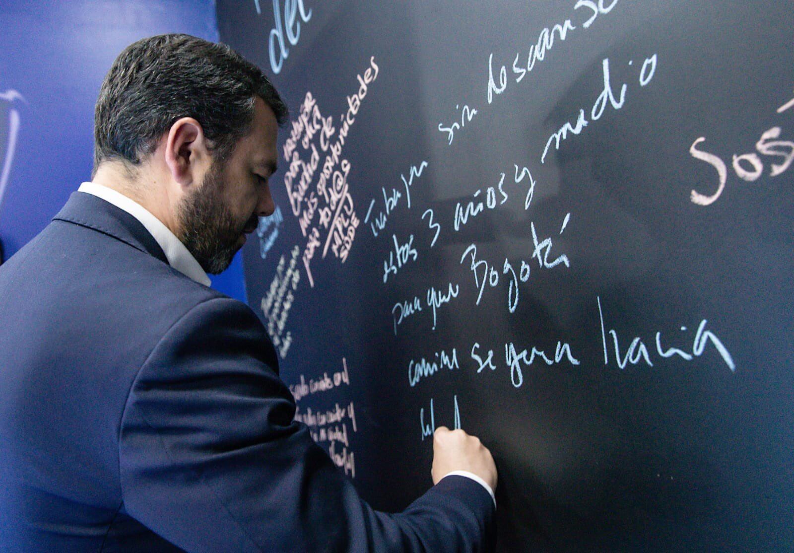 Alcalde Carlos Fernando Galán