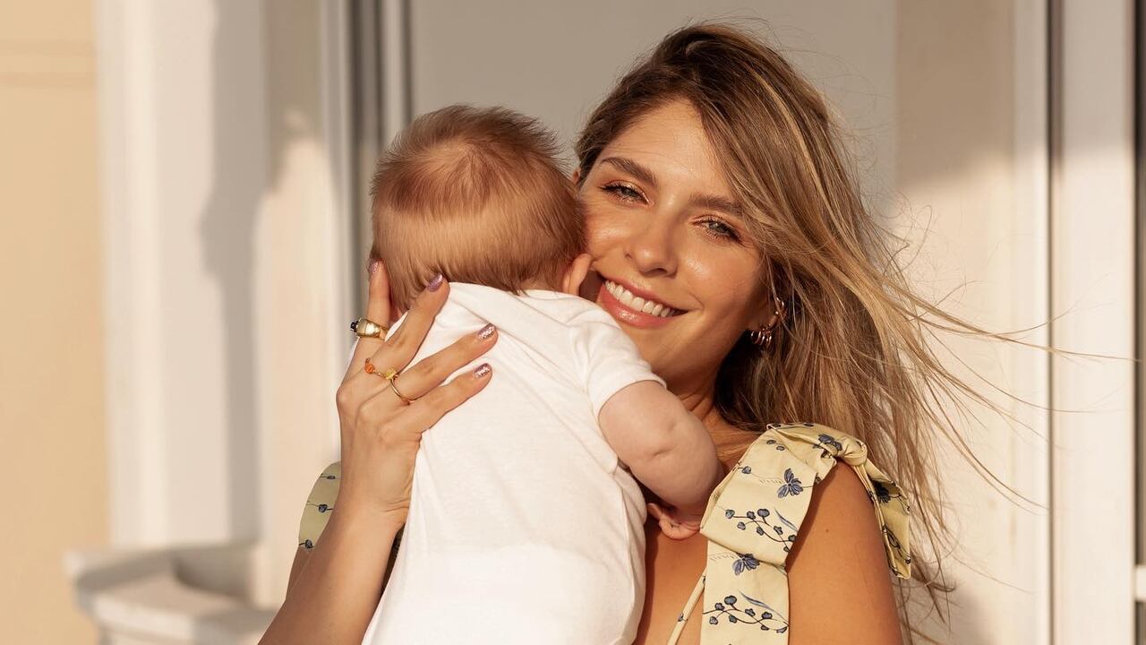 La mujer tuvo a su hijo en diciembre.