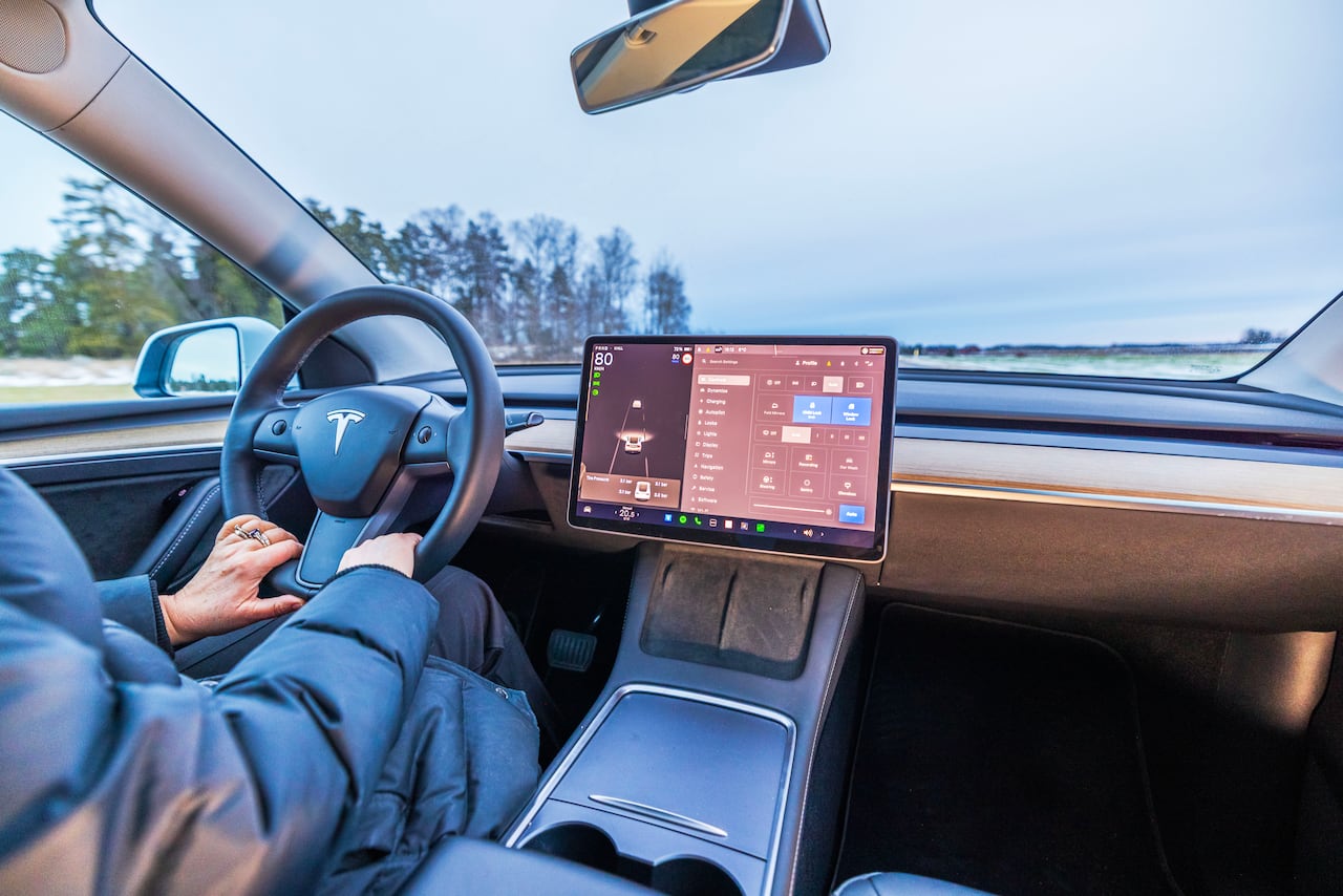 Tesla Model 3 , el modelo más económico de Tesla en Colombia.