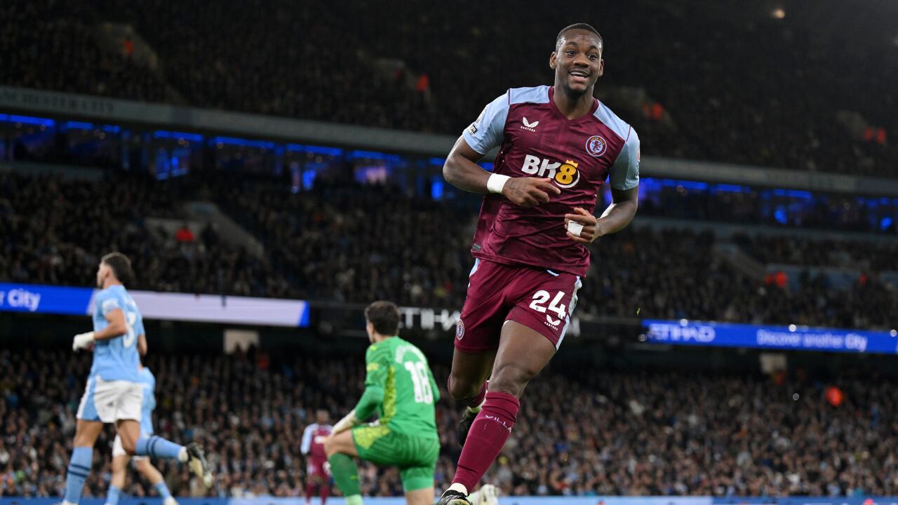 Jhon Jáder Durán anotó el primero del Aston Villa al Manchester City