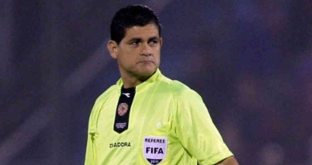 El exjuez internacional, para entonces uno de los más importantes de Sudamérica, supuestamente le dijo que si quería "ser un gran árbitro" debía acceder a sus pretensiones.