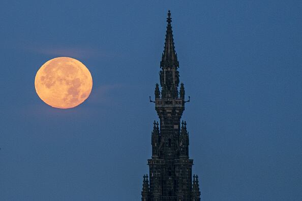 Si se la perdió, la espera será larga: La próxima superluna azul será hasta 2037. Pero otra superluna regular está cerca, a finales de septiembre, y será la última del año.