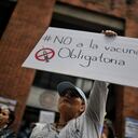 Plantón Antivacunas covid 19 en Ministerio de Salud