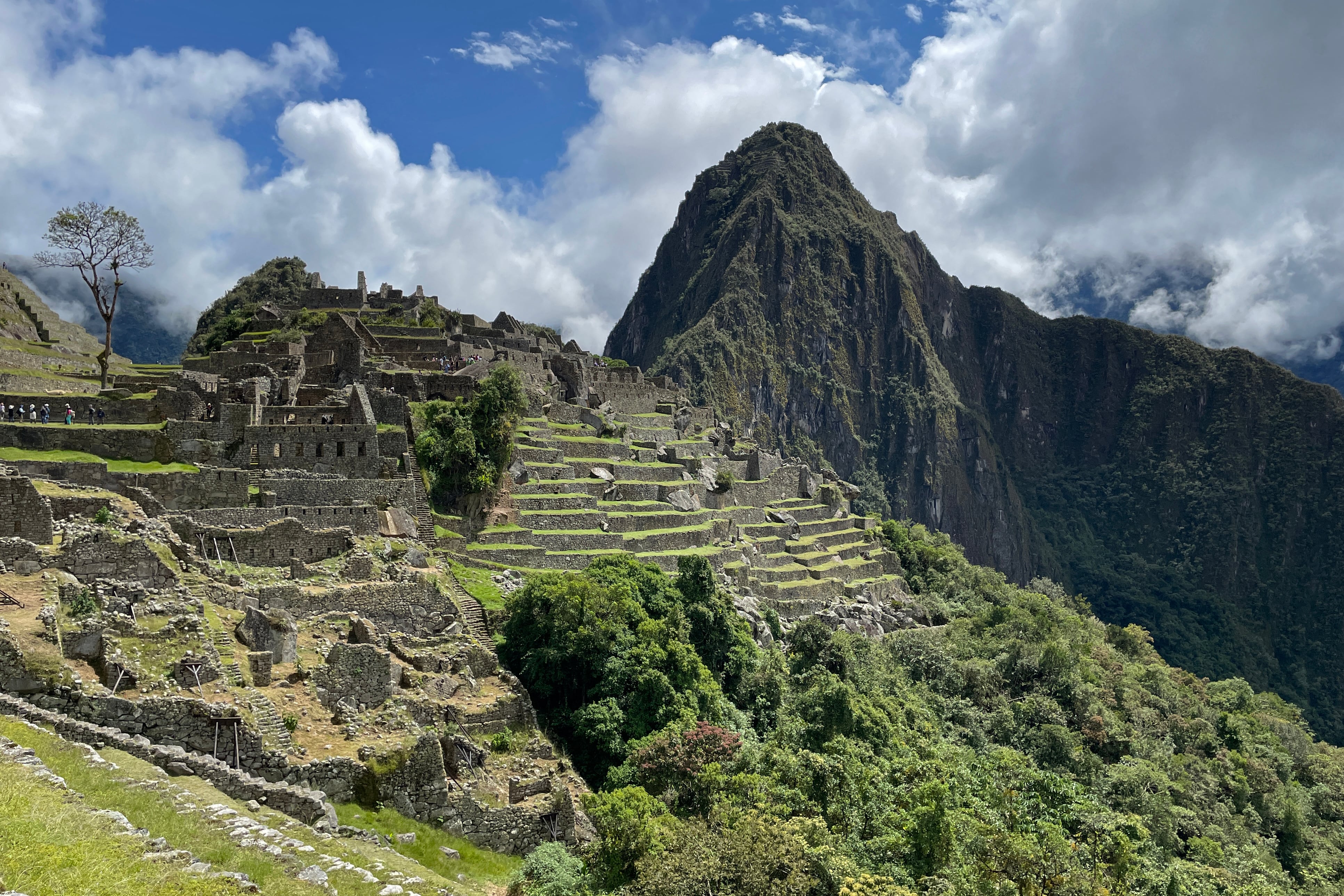 Vista general de la antigua ciudadela inca de Machu Picchu, en el valle de Urubamba, cerca de la ciudad andina de Cusco.