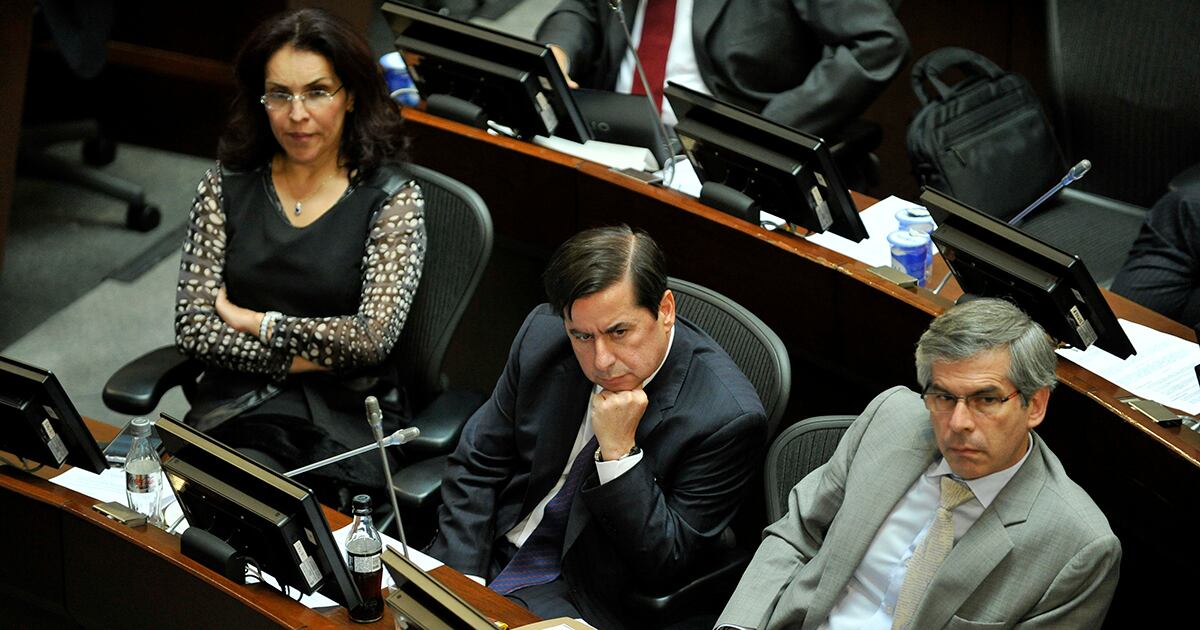 La senadora Viviane Morales y los ministros Juan Fernando Cristo y Yesid Reyes. Foto: Carlos Julio Martínez / SEMANA