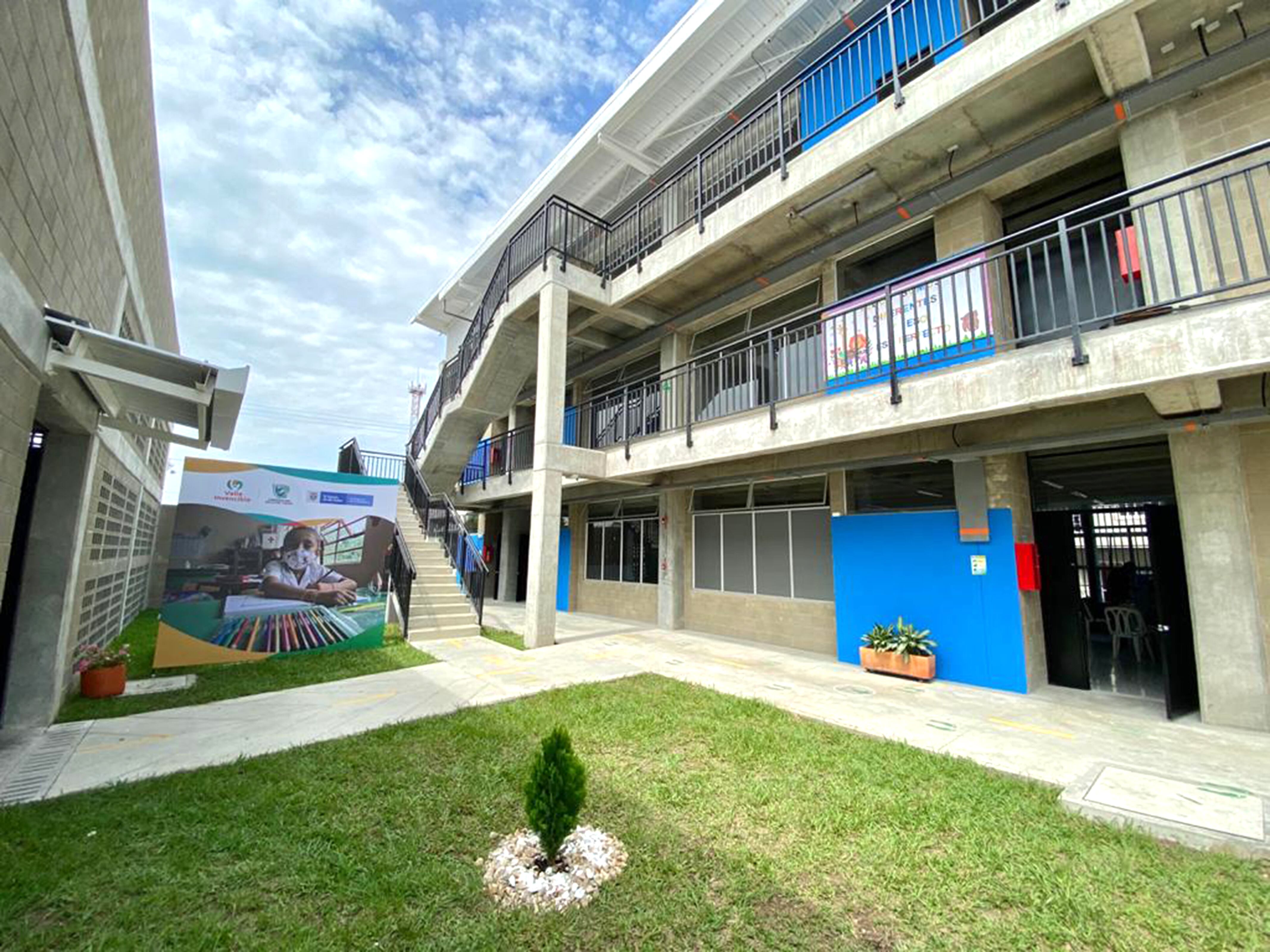 En el Valle del Cauca al menos 7.244 estudiantes ya disfrutan de los Colegios 10, también conocidos como megacolegios,