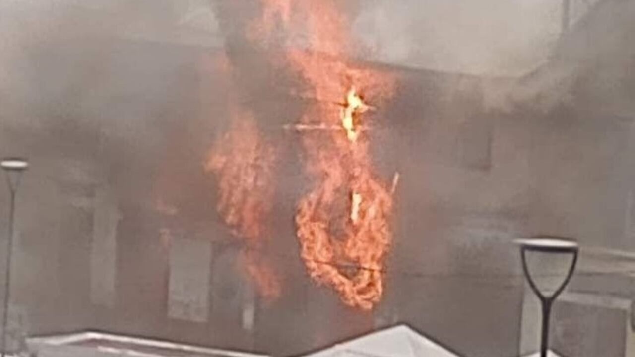 El hecho dejó cinco personas afectadas levemente por inhalación de humo.